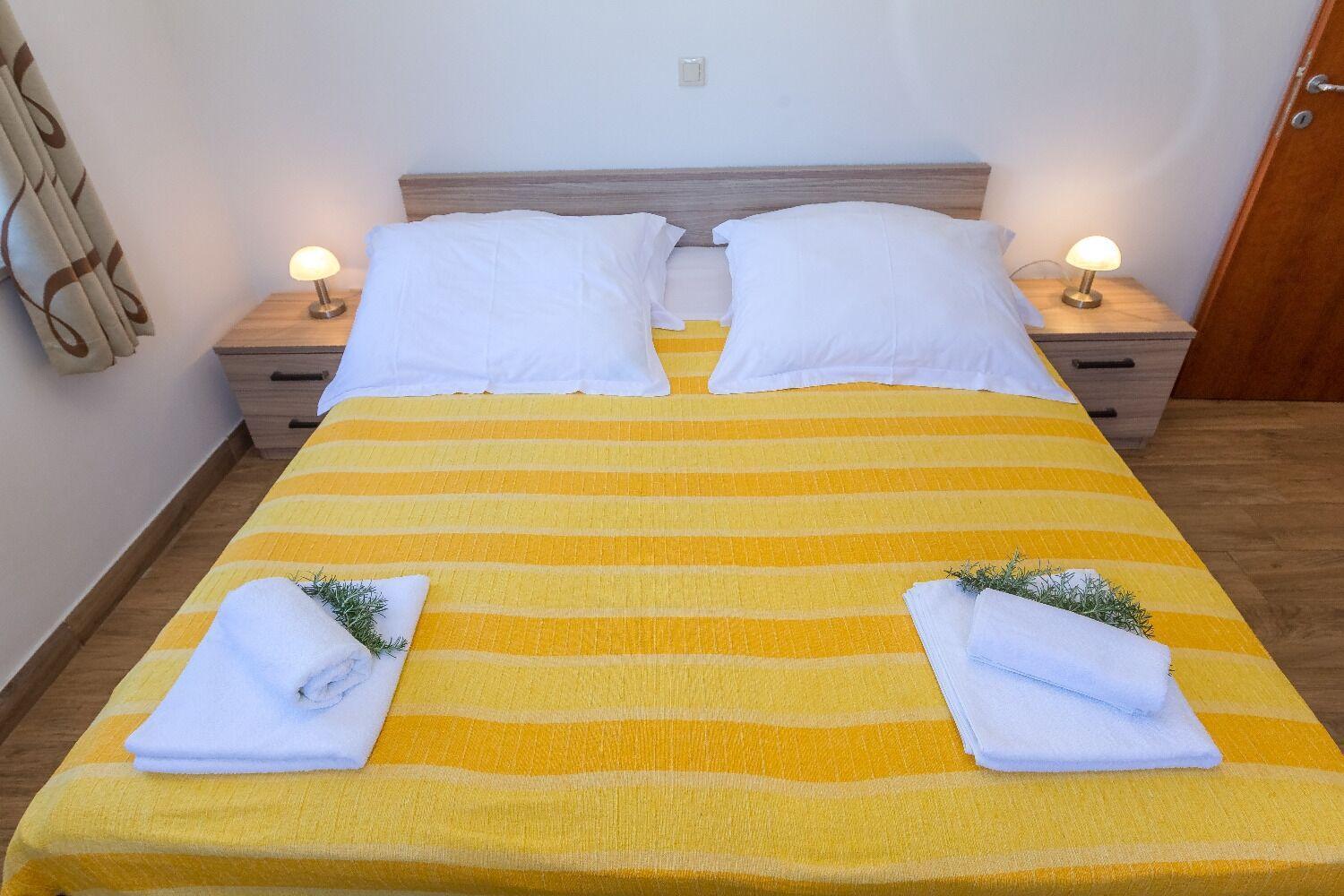 Apartments Zvone1 Велі-Рат Екстер'єр фото